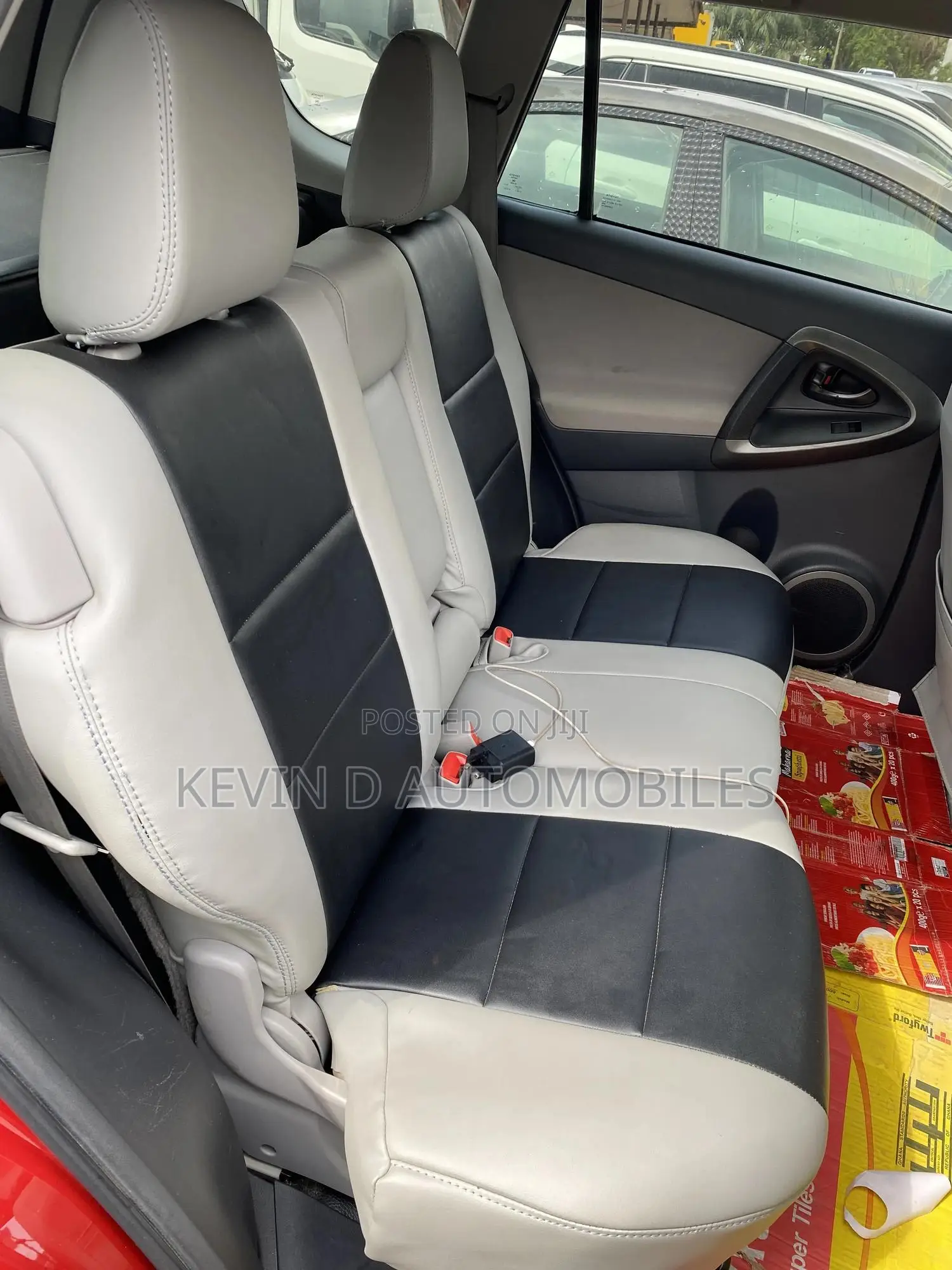 Toyota RAV4 2.5 2012 Red
