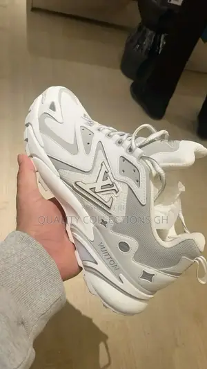 Lius Vuitton Tactics White