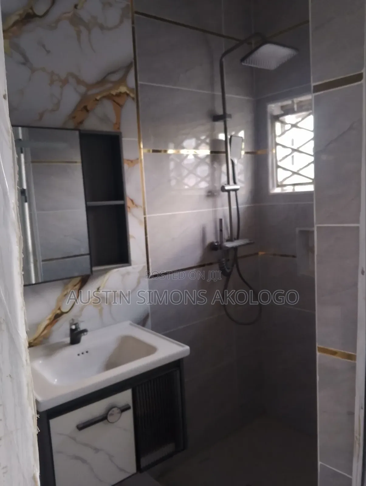 8bdrm Block of Flats in Prestige Properties, Bosomtwe for sale