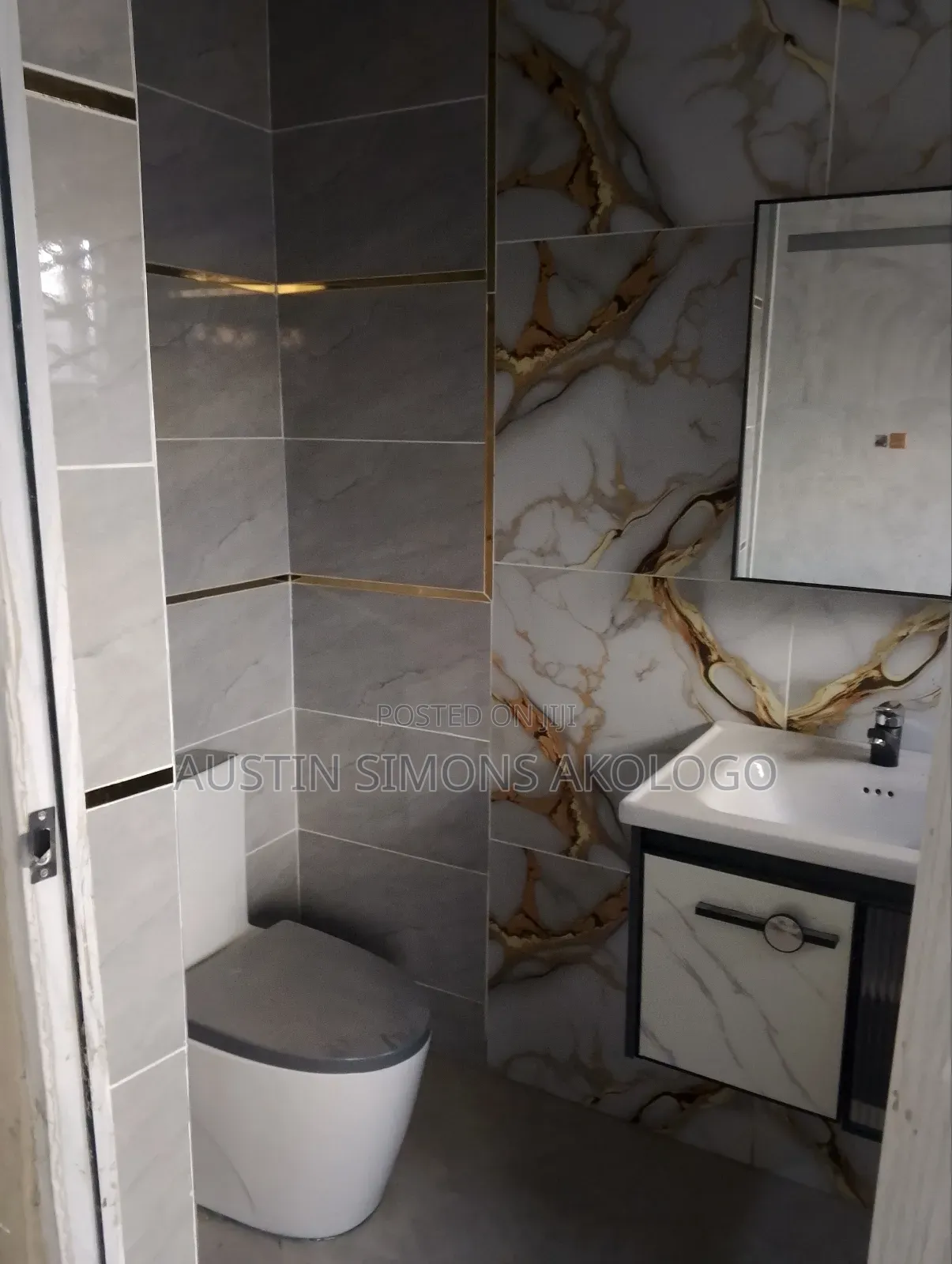8bdrm Block of Flats in Prestige Properties, Bosomtwe for sale