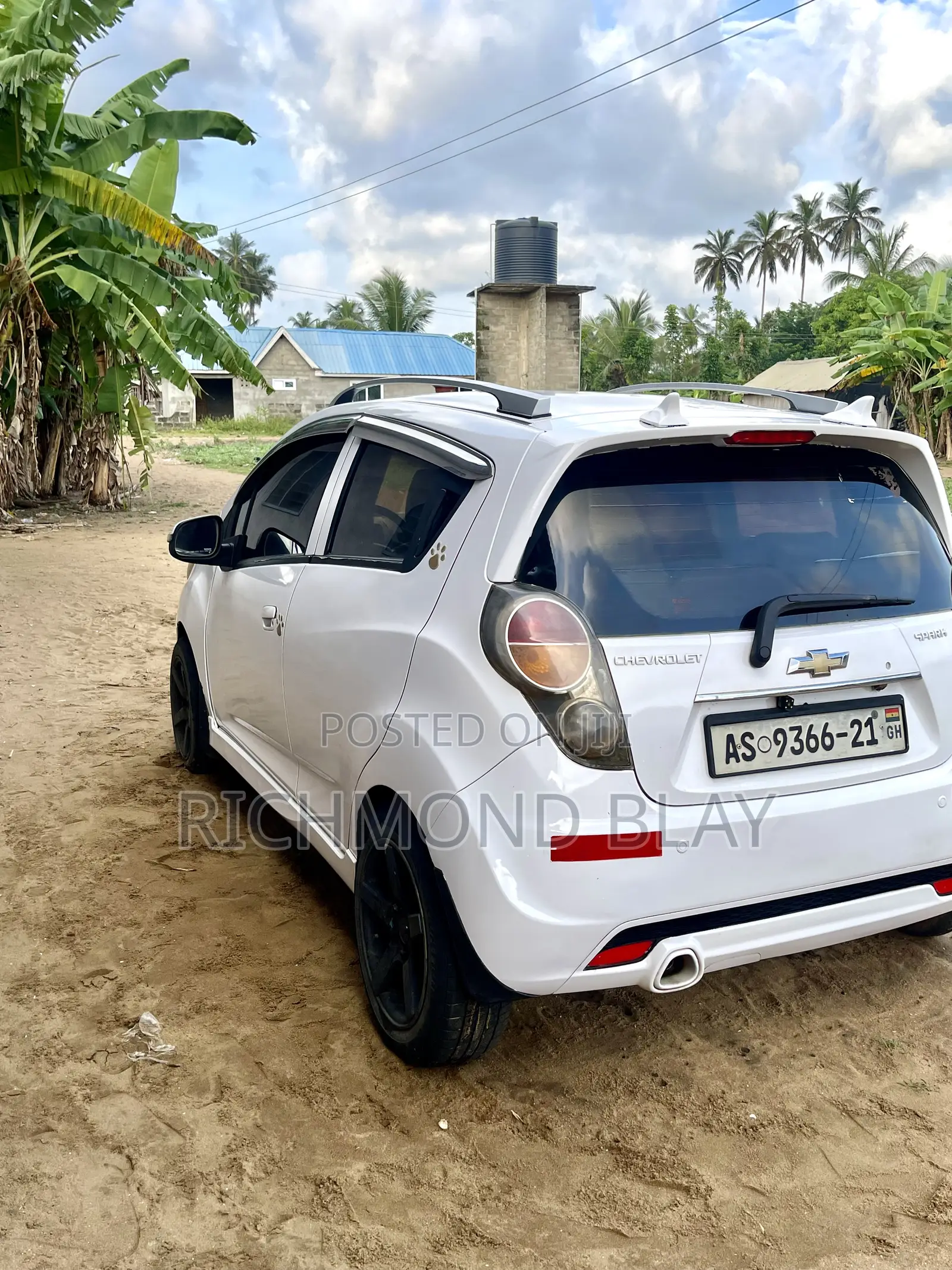 Chevrolet Spark 2LT 4dr Hatchback (1.2L 4cyl 5M) 2014 White