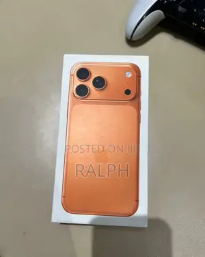 New Apple iPhone 17 Pro Max 256 GB Yellow