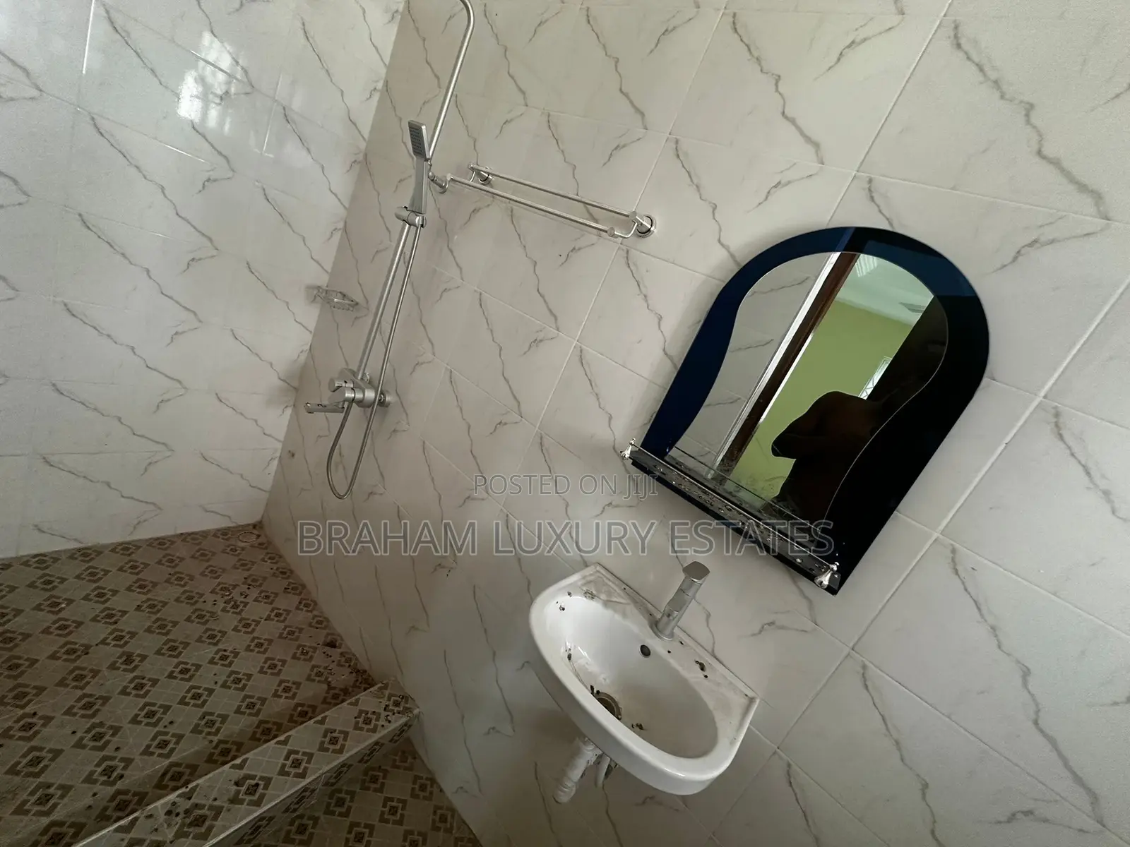 3bdrm Apartment in Braham Luxury, Tseaddo for rent