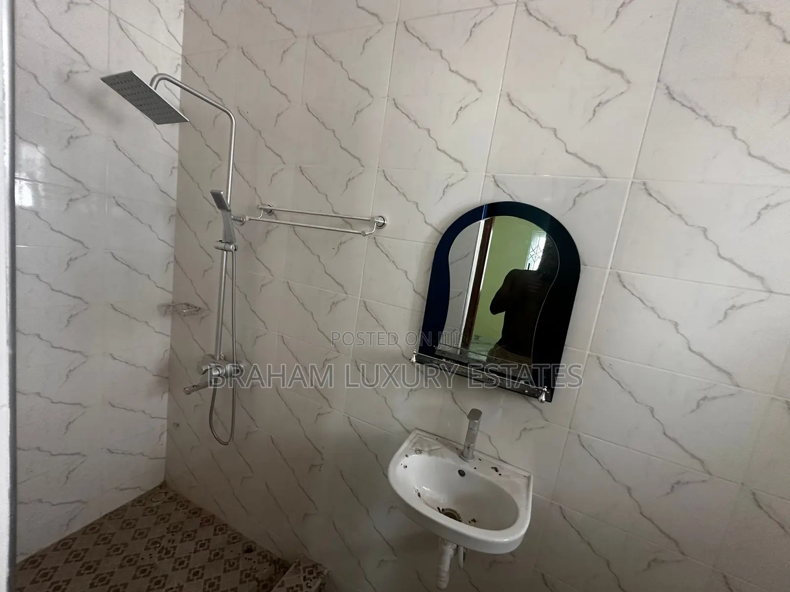 3bdrm Apartment in Braham Luxury, Tseaddo for rent