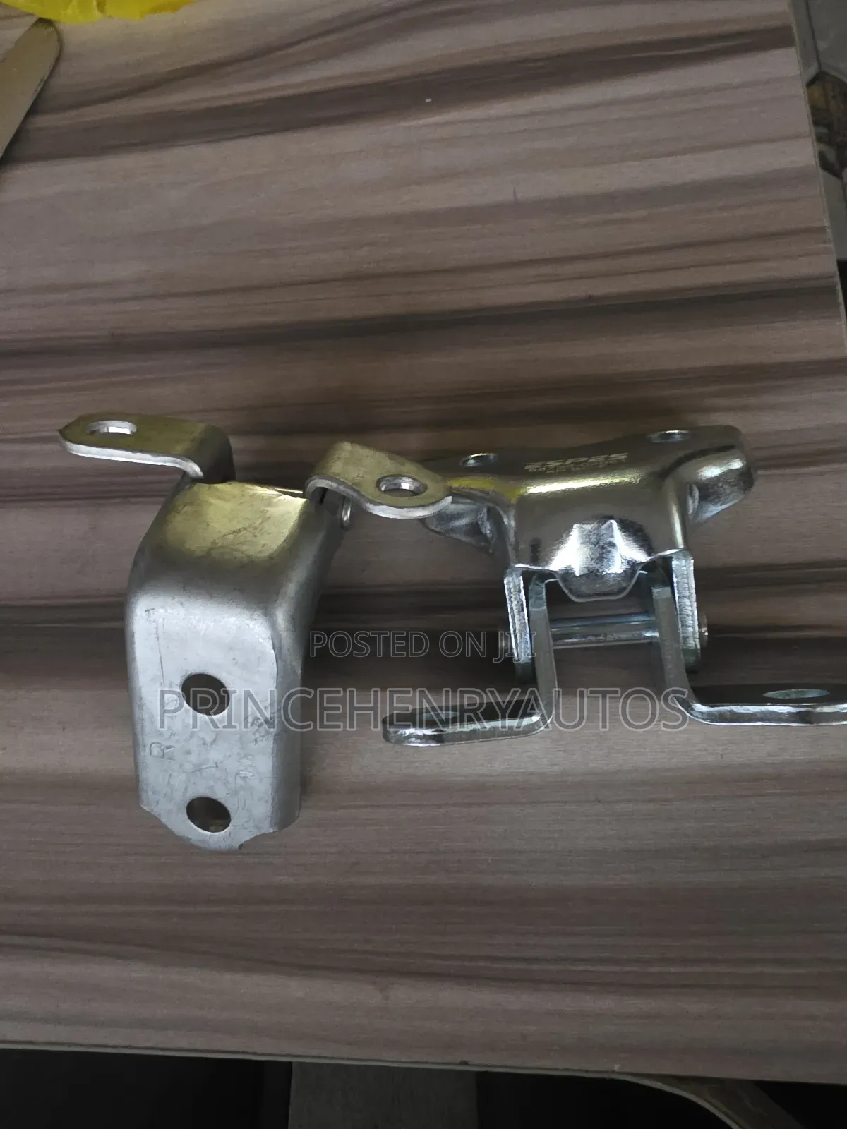 2019-2025 Toyota Rav4 Right Lower Hinge