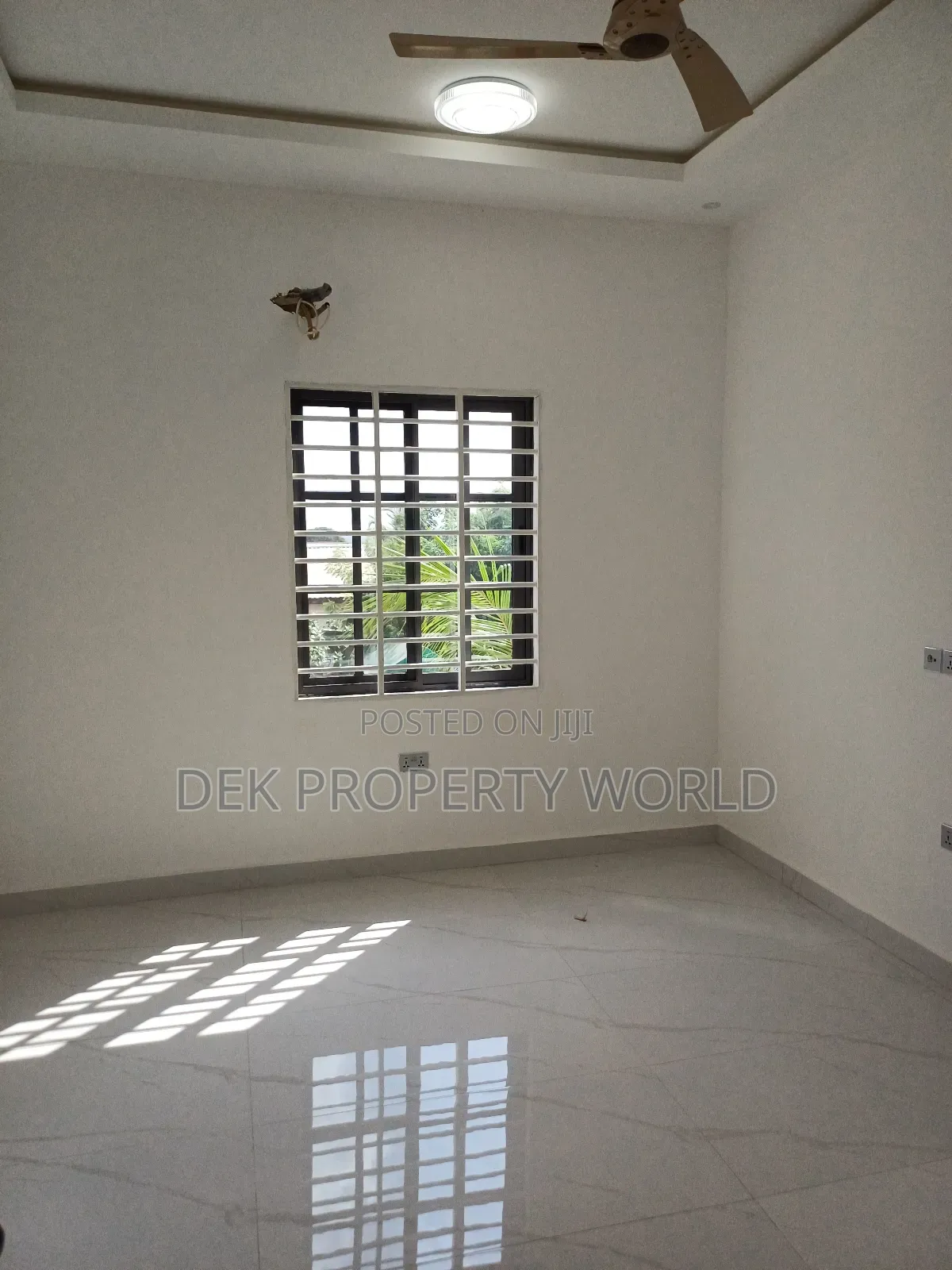 5bdrm House in Ga East Municipal for sale