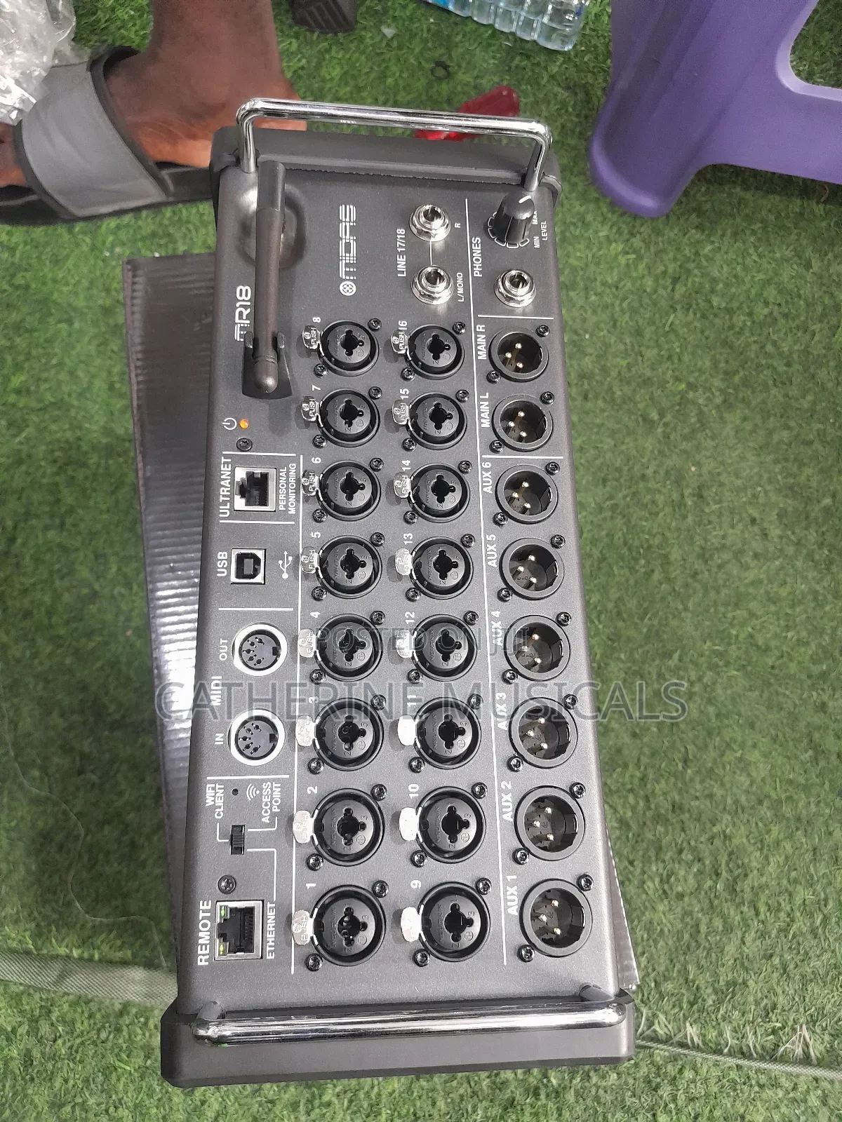 Midas 18 Channel Mixer Mr18