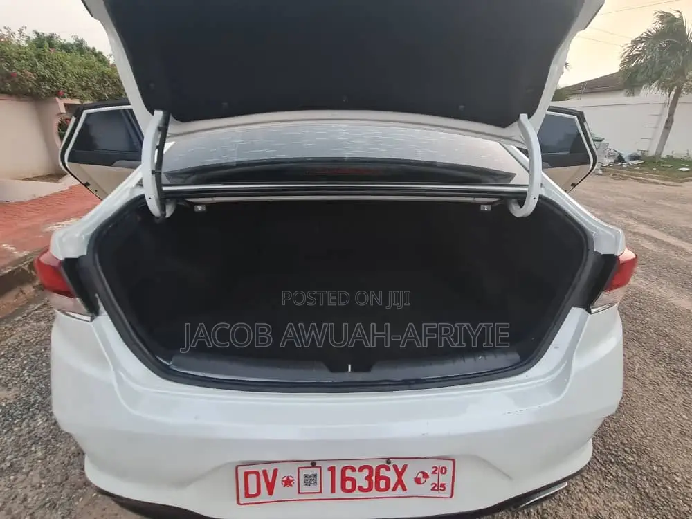Hyundai Sonata SE 2018 White