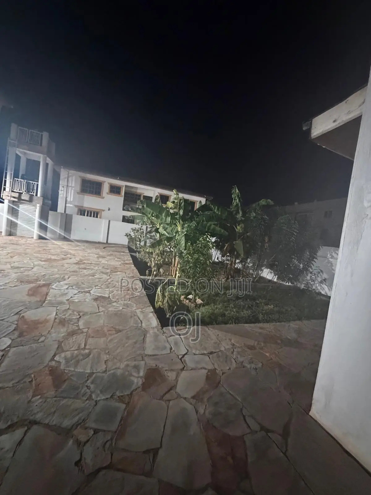 3bdrm Duplex in Arko Homes, Main Station for rent