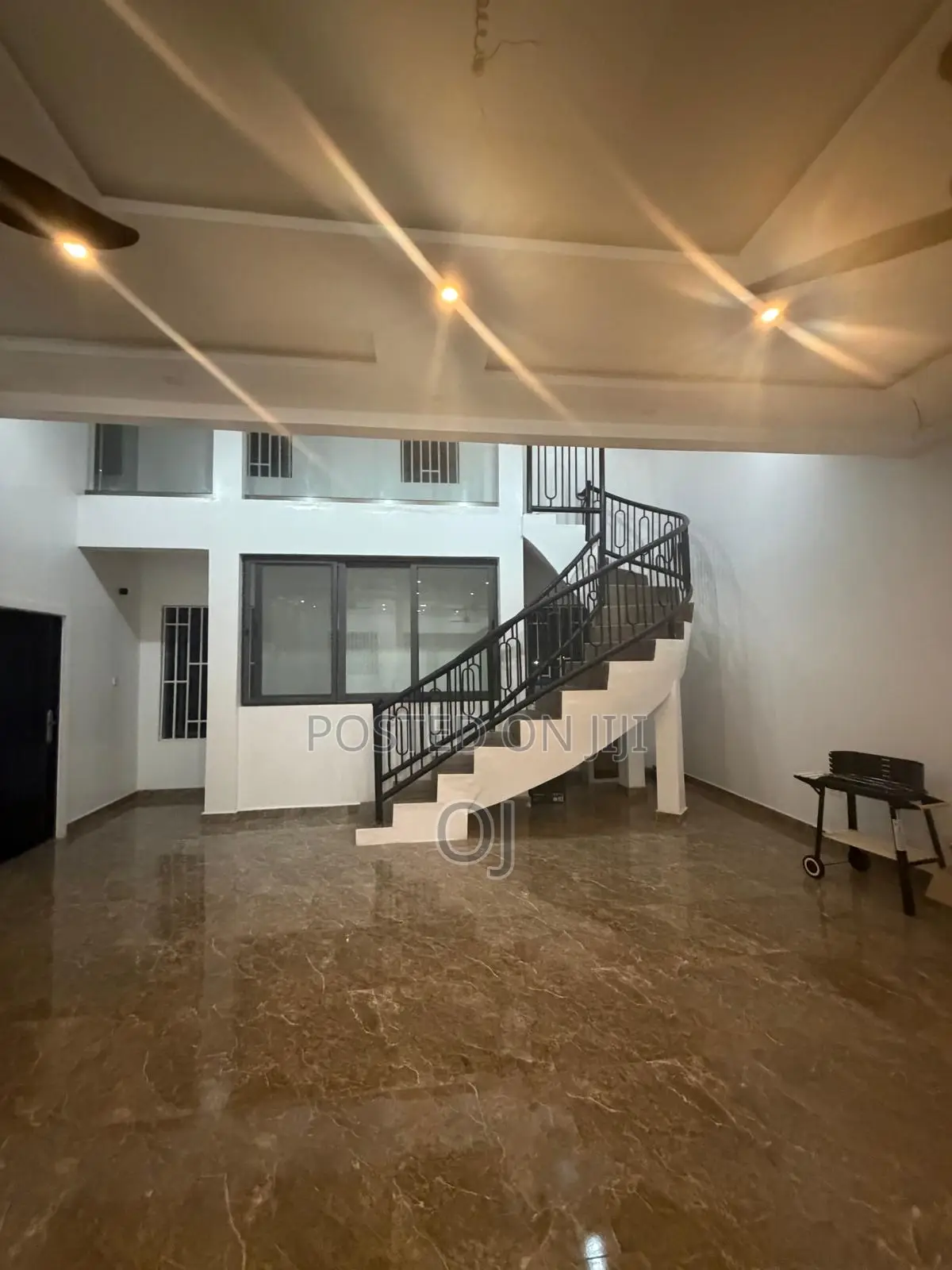 3bdrm Duplex in Arko Homes, Main Station for rent