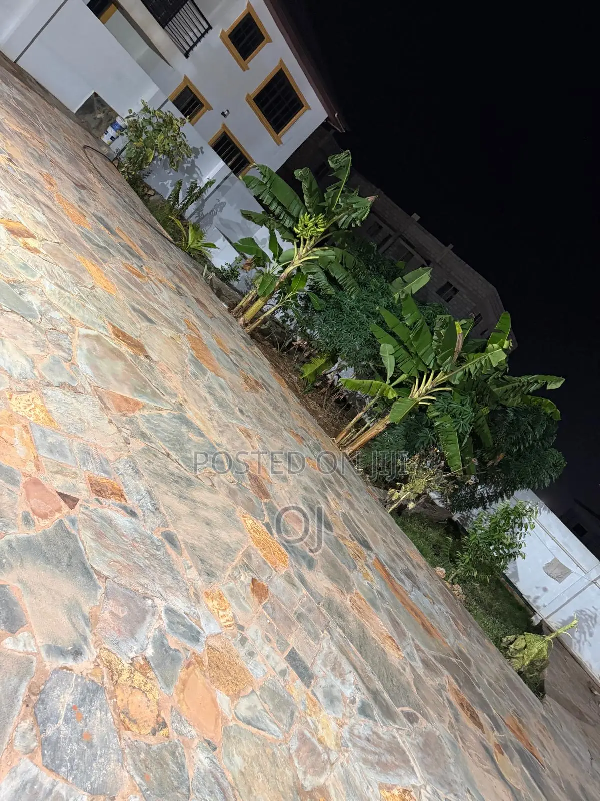 3bdrm Duplex in Arko Homes, Main Station for rent