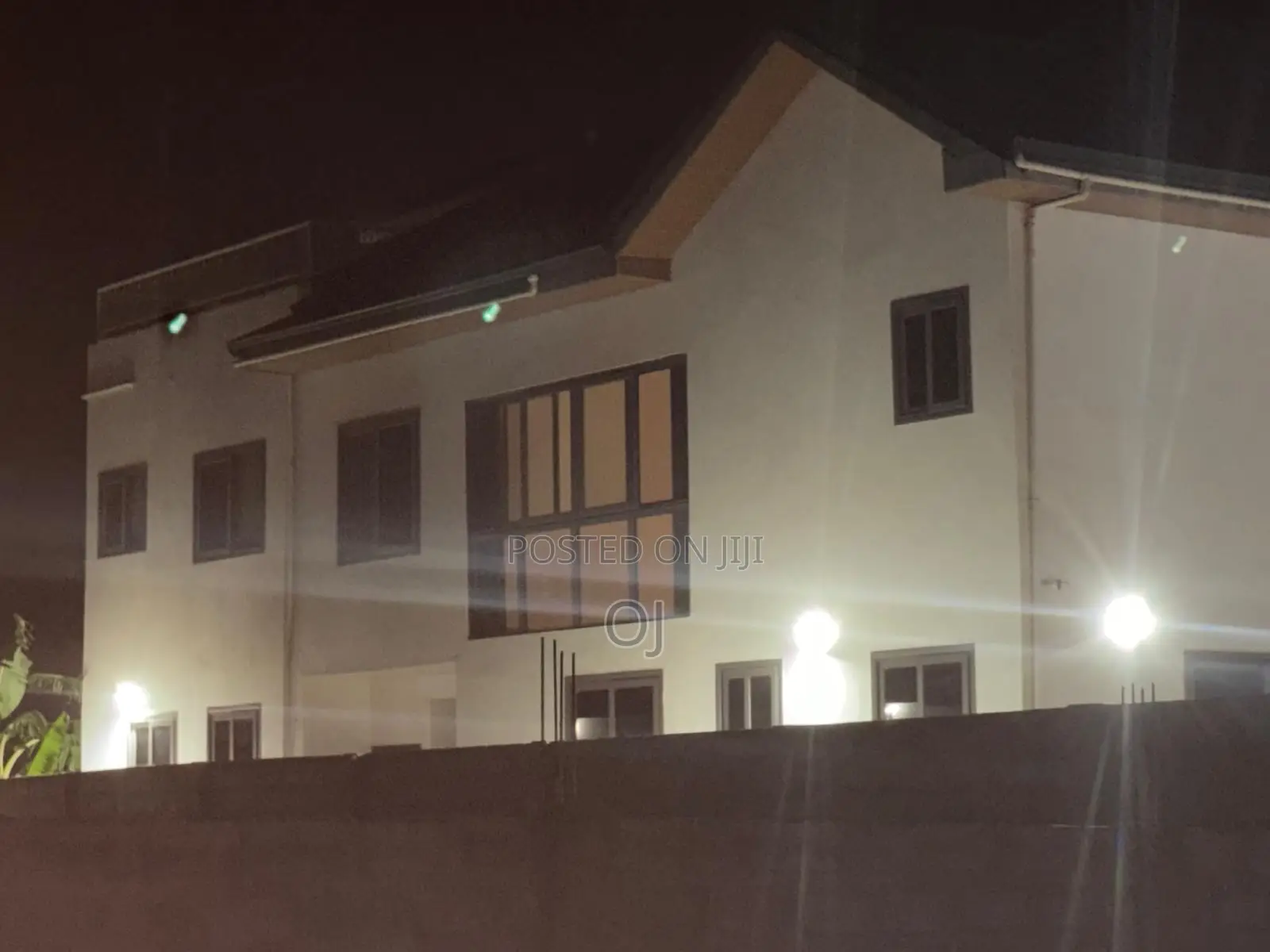 3bdrm Duplex in Arko Homes, Main Station for rent