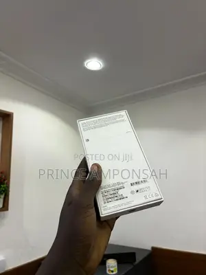 New Apple iPhone 11 64 GB White