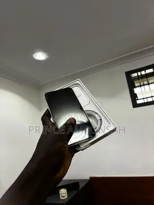 New Apple iPhone 11 64 GB White