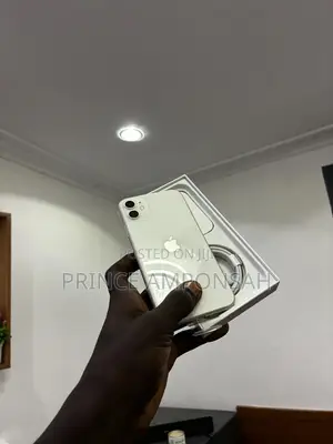 New Apple iPhone 11 64 GB White