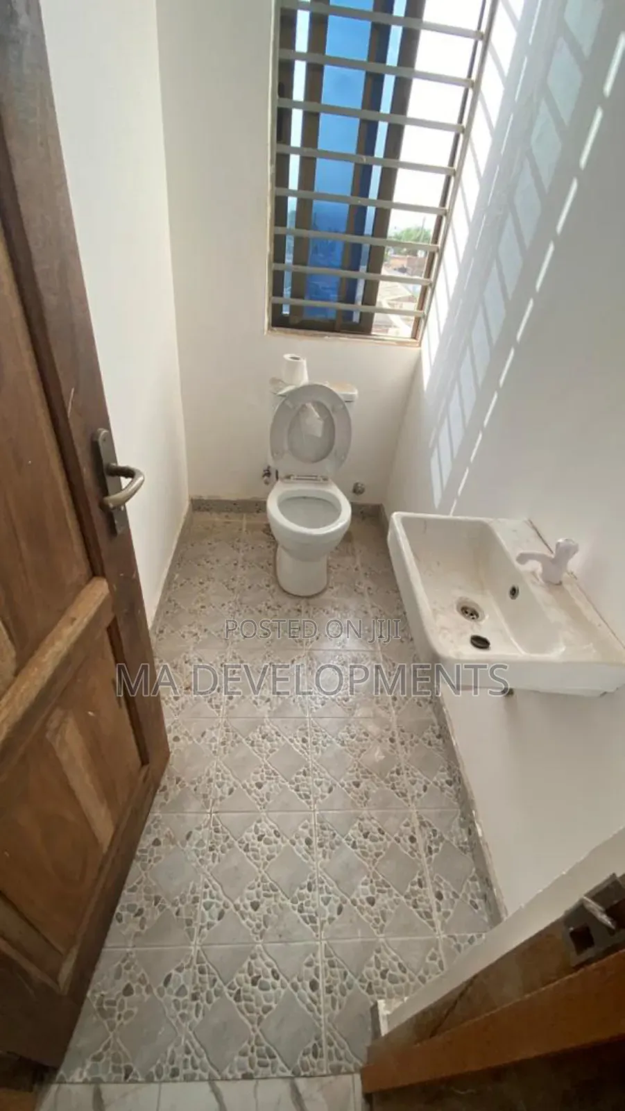 2bdrm Apartment in Madev Realty, Sowutwuom for rent