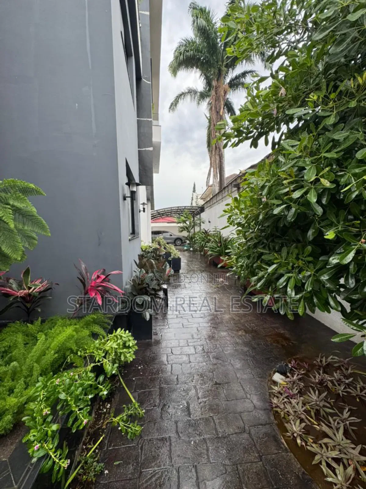 Furnished 5bdrm Mansion in Cantonments for sale