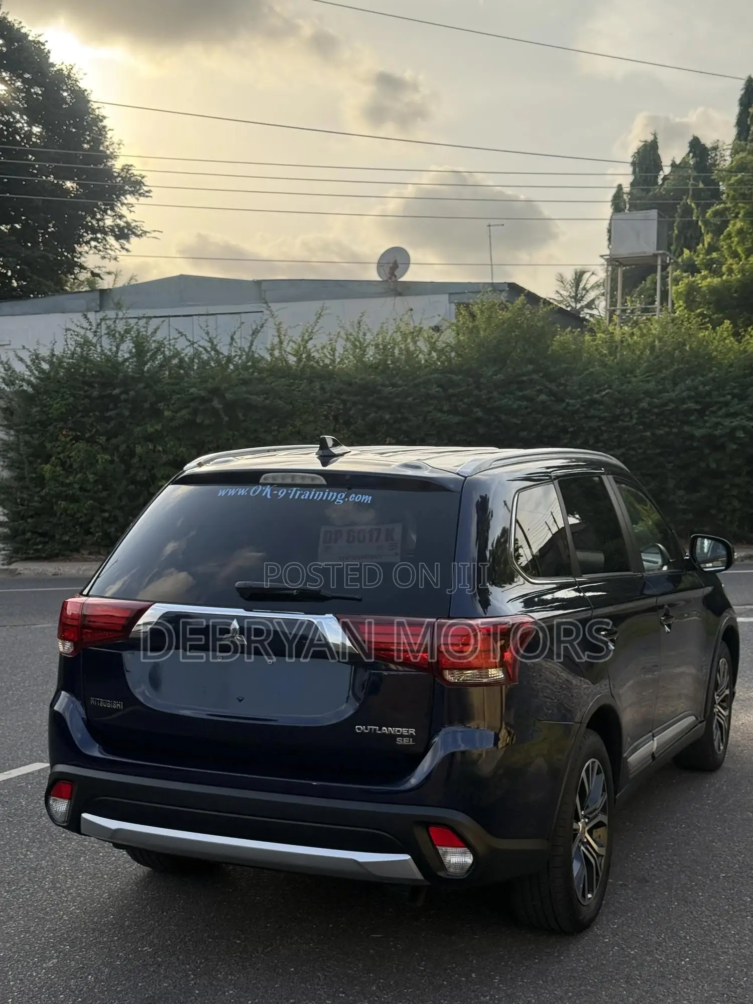 Mitsubishi Outlander SEL FWD 2018 Blue