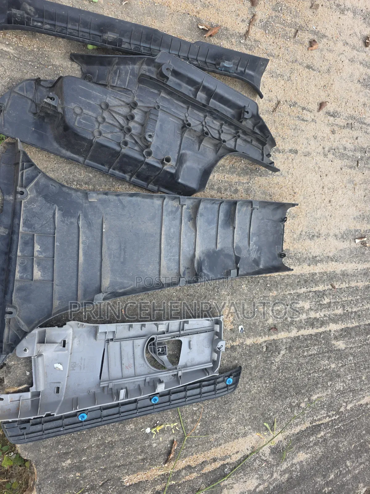 2014-2019 Toyota Highlander Plastics
