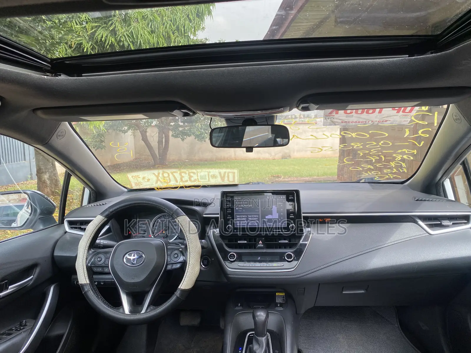 Toyota Corolla SE 2021 White