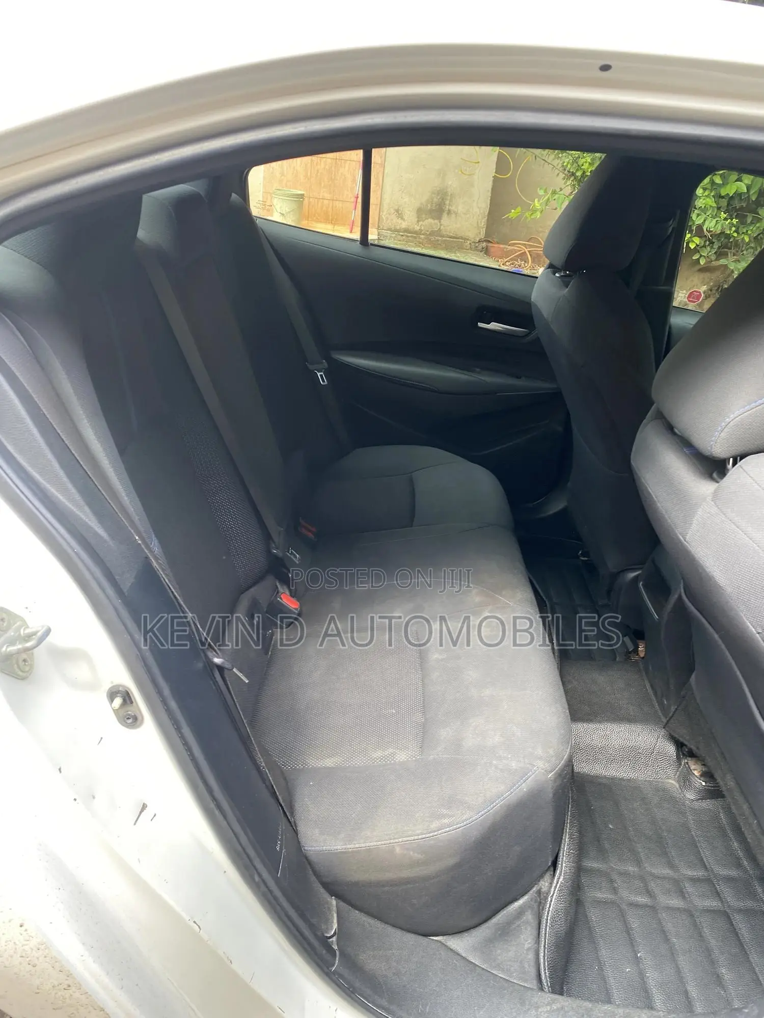 Toyota Corolla SE 2021 White