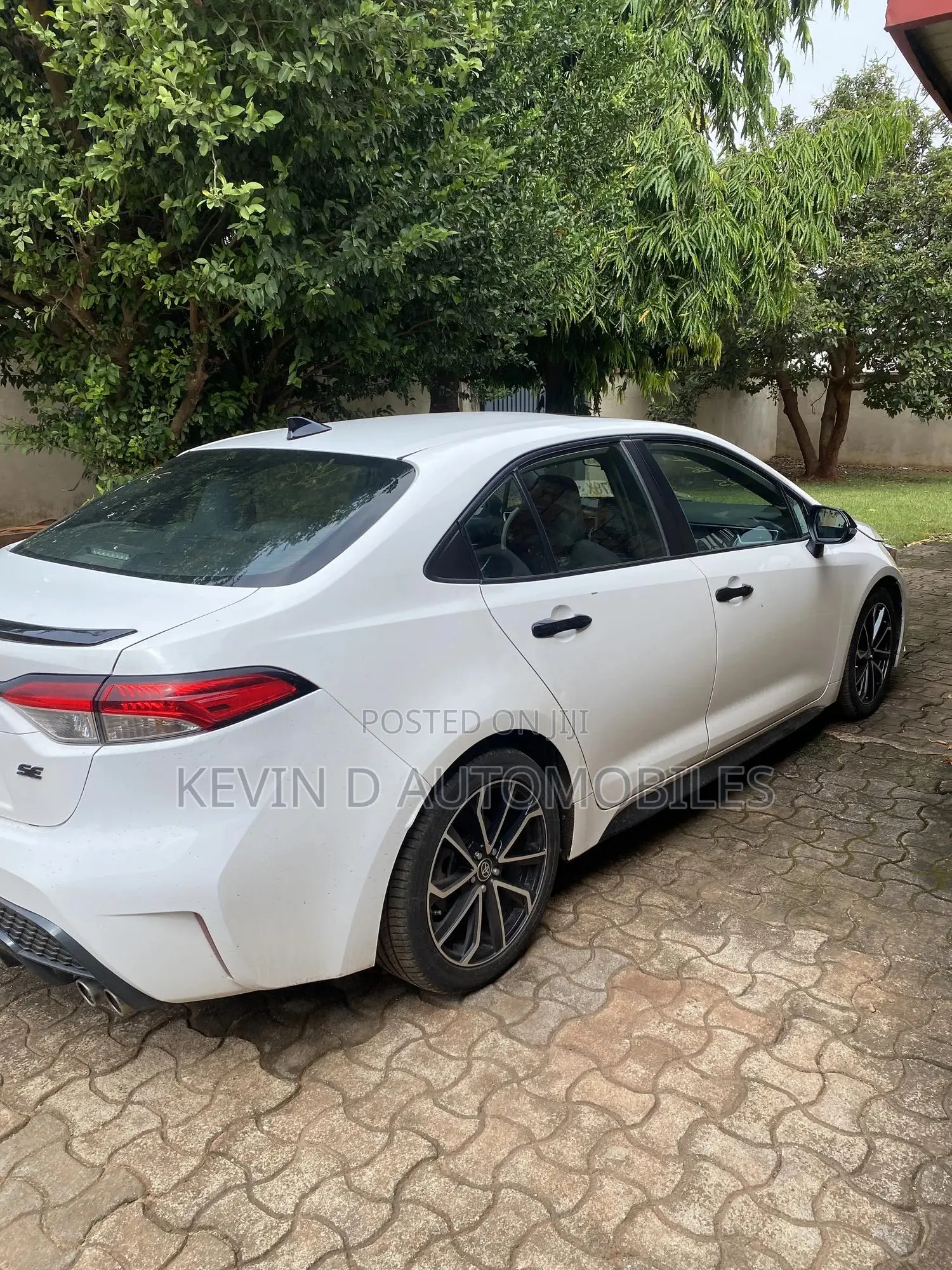 Toyota Corolla SE 2021 White