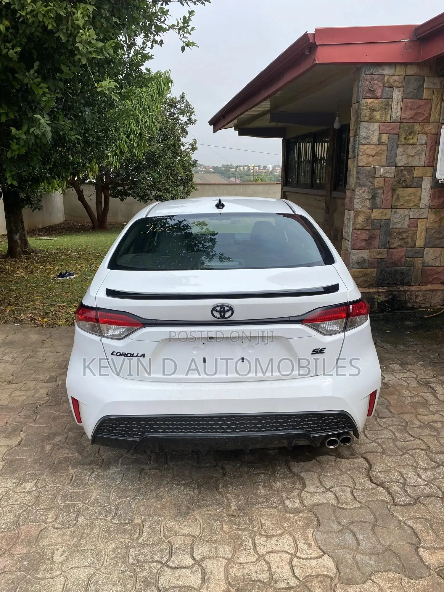 Toyota Corolla SE 2021 White