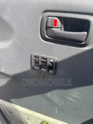 Toyota HiAce 2006 White