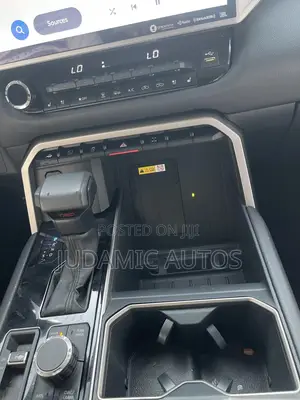 Toyota Tundra Limited 2022 Green