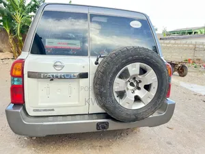 Nissan Patrol 2010 Gray