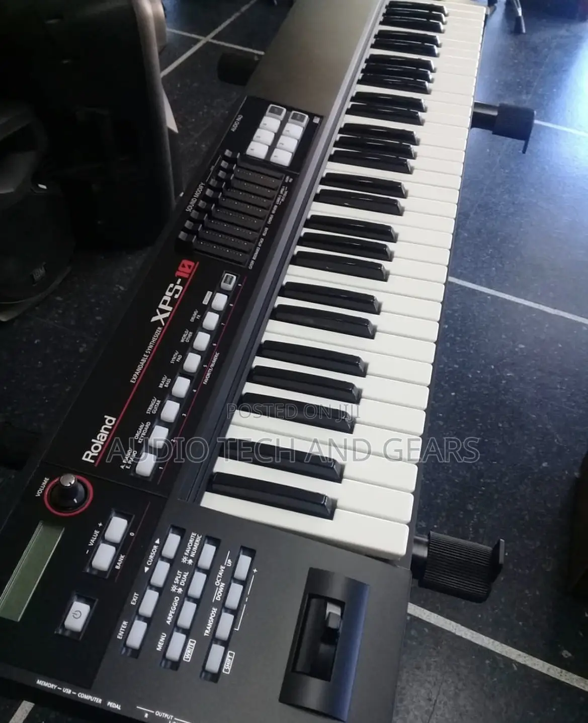 Roland XPS 10 Synthesizer Pro Keyboard