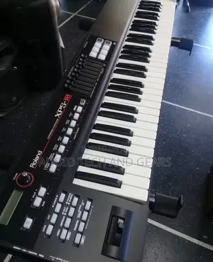 Roland XPS 10 Synthesizer Pro Keyboard
