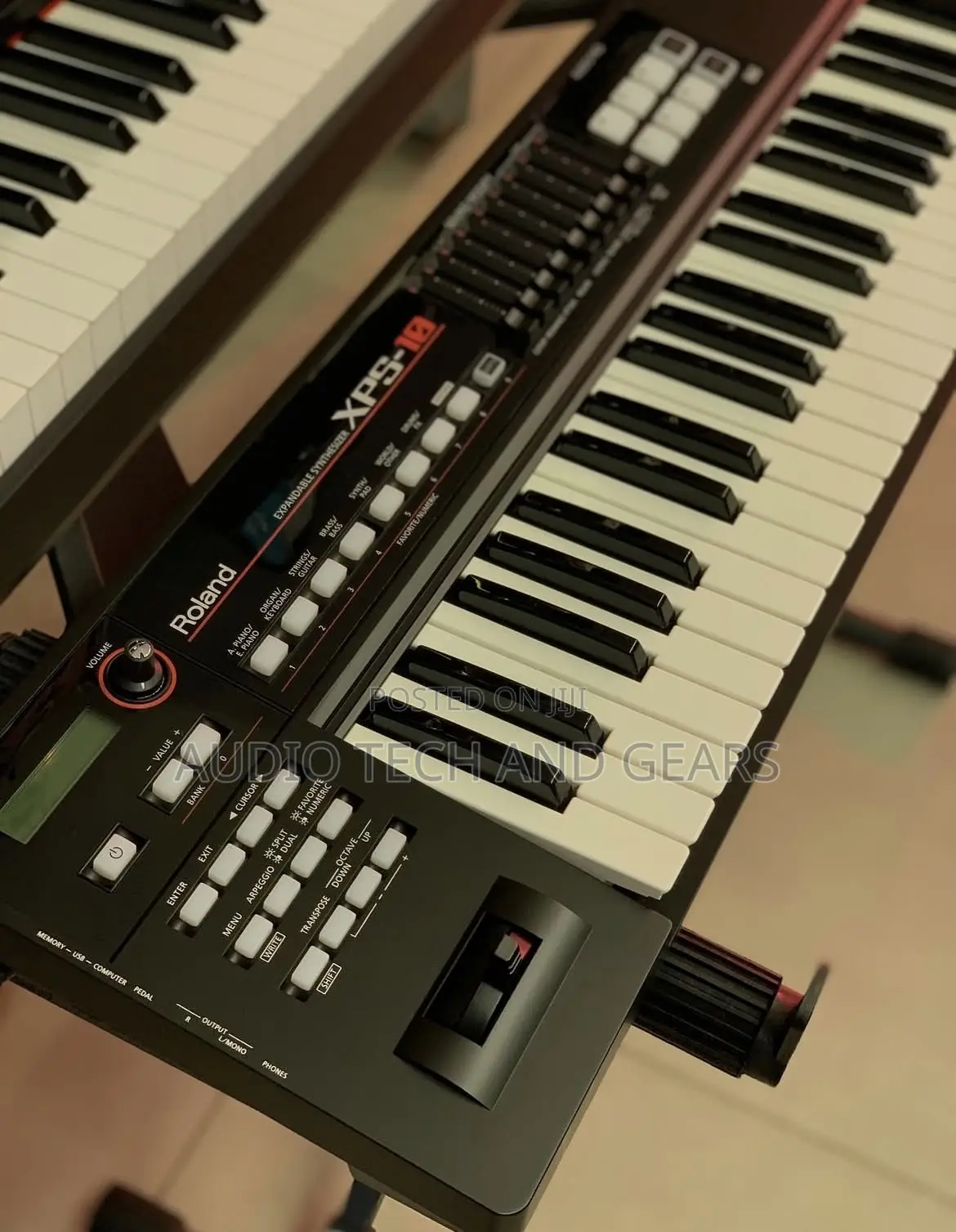 Roland XPS 10 Synthesizer Pro Keyboard