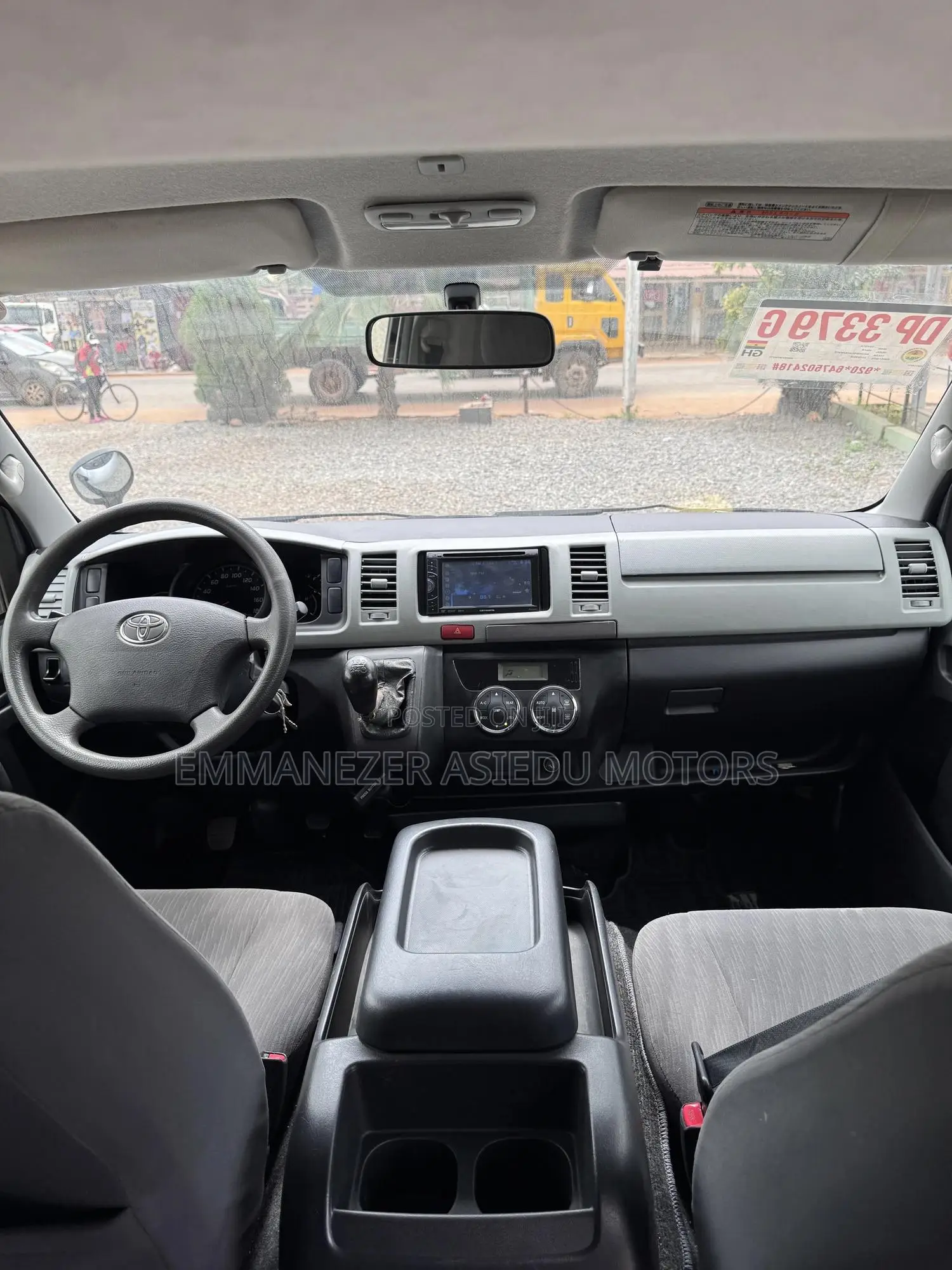 Toyota HiAce 2013 Silver