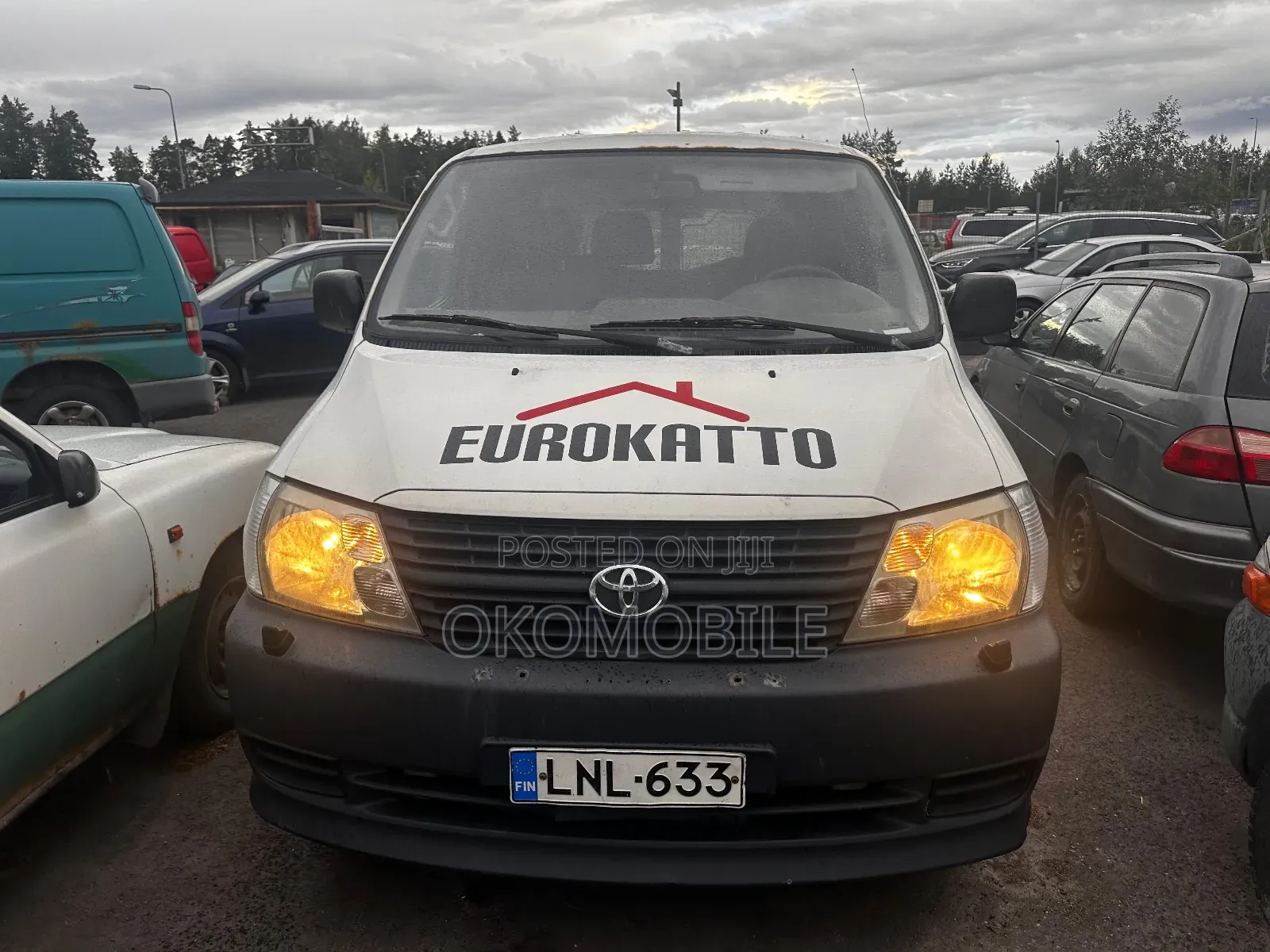 Toyota HiAce 2011 White