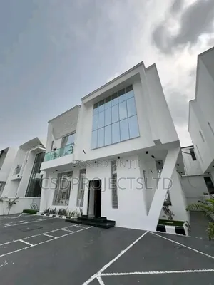 Building Contractor With Experience Mason Team
