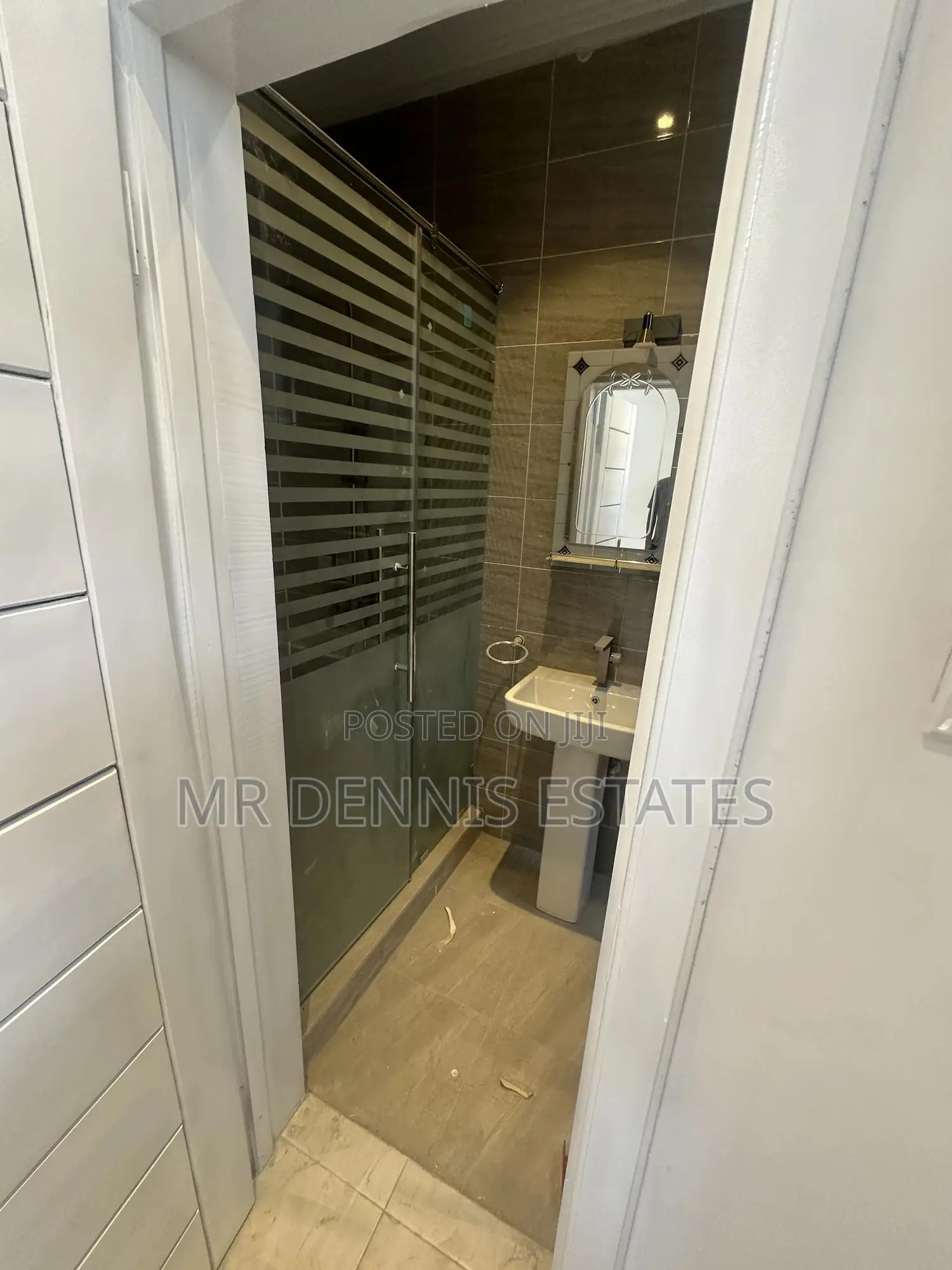 1bdrm Room & Parlour in Westhills Mall for rent