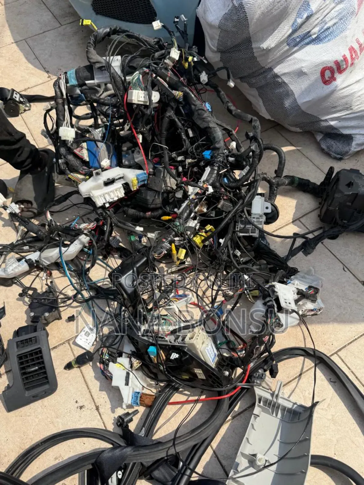 Toyota Voxy Complete Engine Wire and Fuse Boards