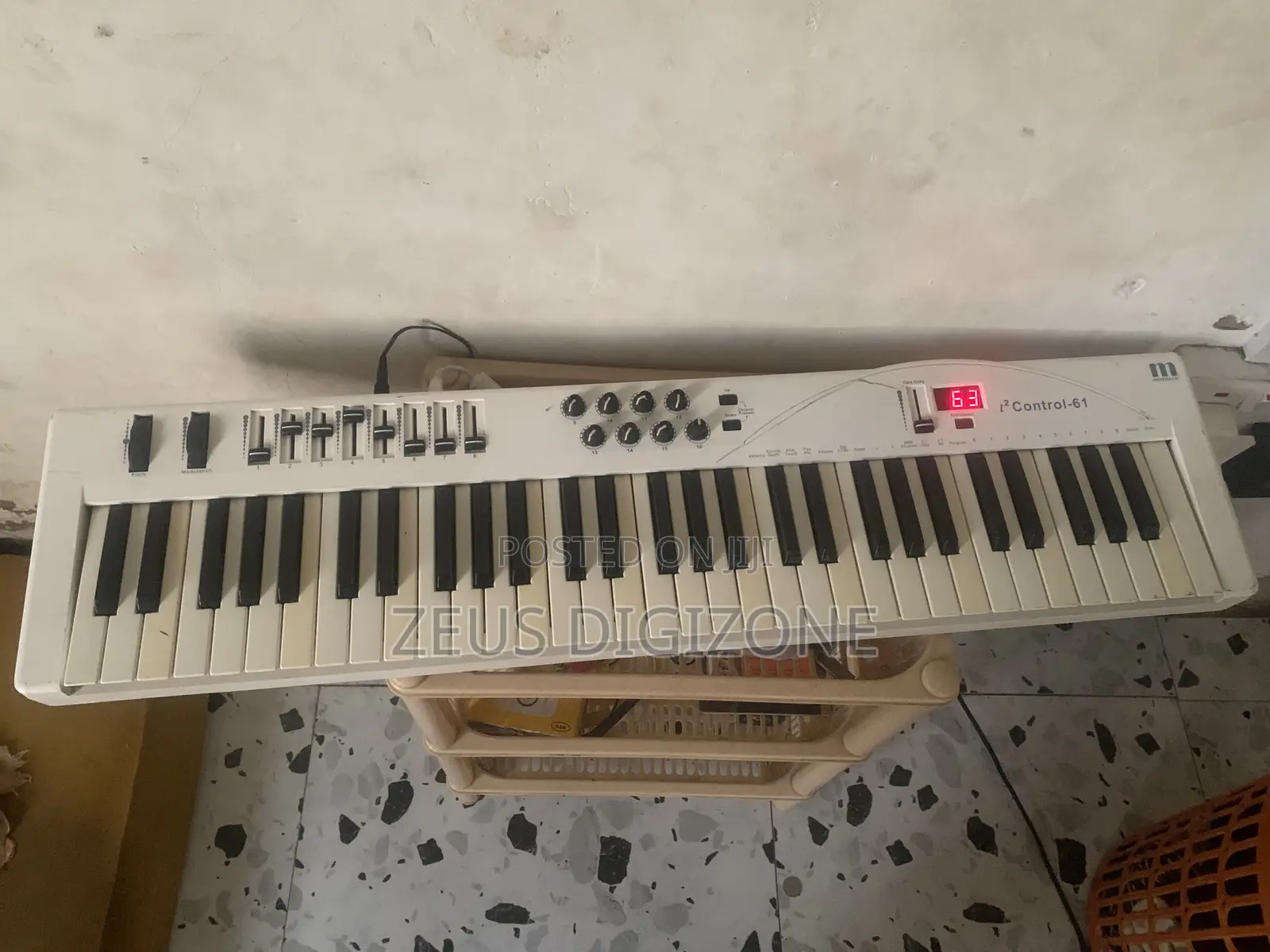 Miditech I2 Control 61