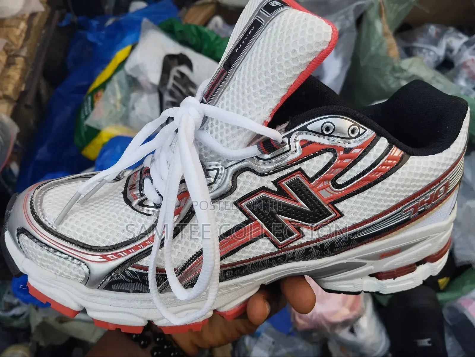 New Balance 740