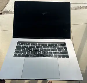 Laptop Apple MacBook Pro 2018 16GB Intel Core i9 SSD 512GB