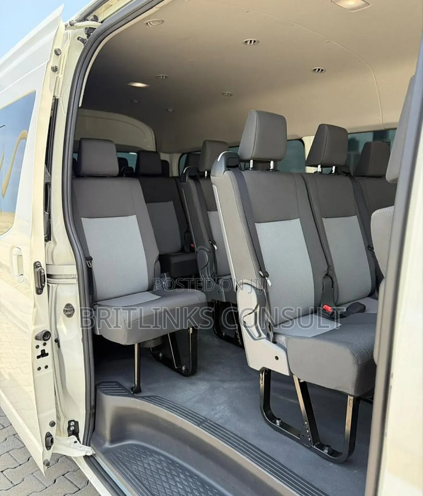Toyota Hiace Mini Bus Available for Rentals Group Trips!