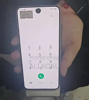 Samsung S22 Plus Screen. : Dot at Camera Side