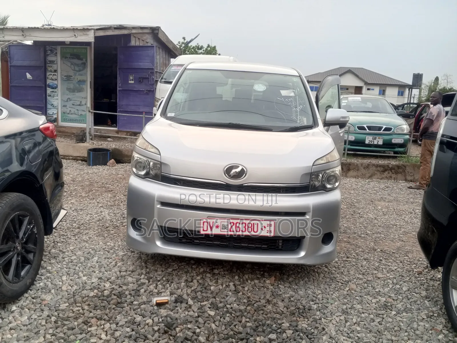 Toyota HiAce 2013 Silver