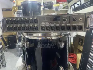 Behringer S16 Stage Box