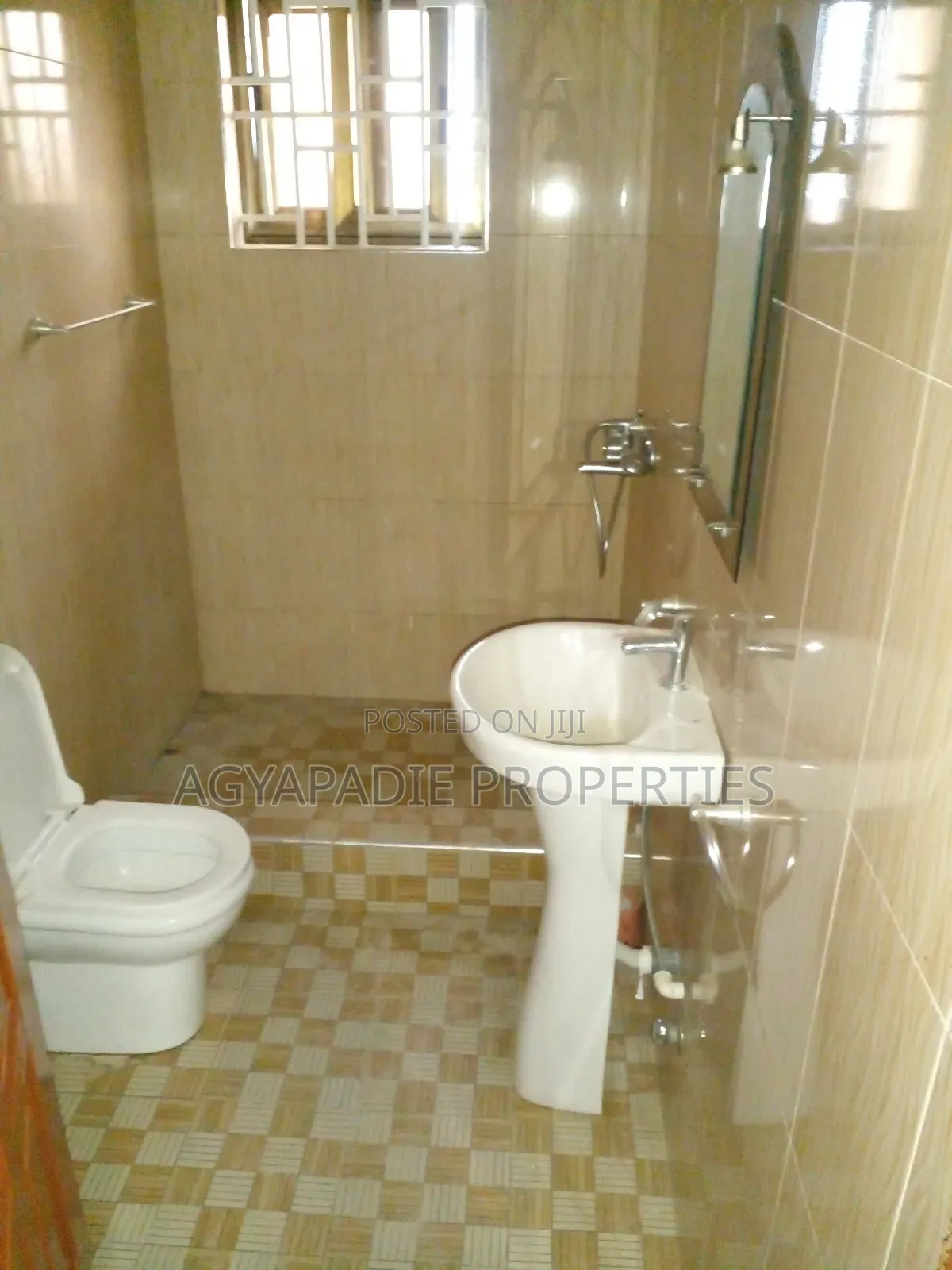 3bdrm House in Agyapadie Properties, Ofankor for rent