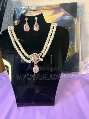 Pinky Trade Pearls Beaded