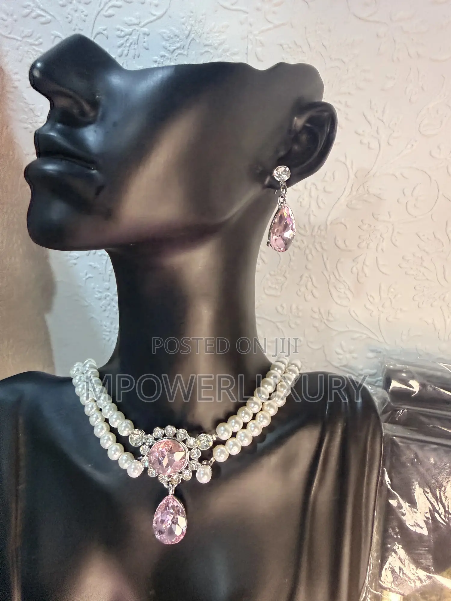 Pinky Trade Pearls Beaded