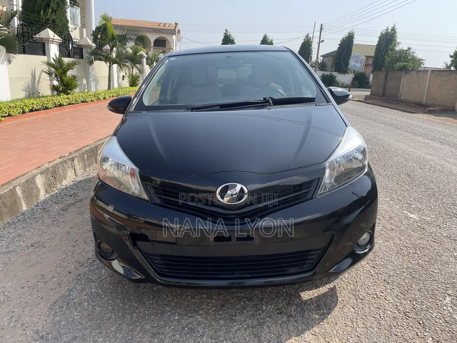 Toyota Vitz 1.3 FWD 5dr 2014 Black
