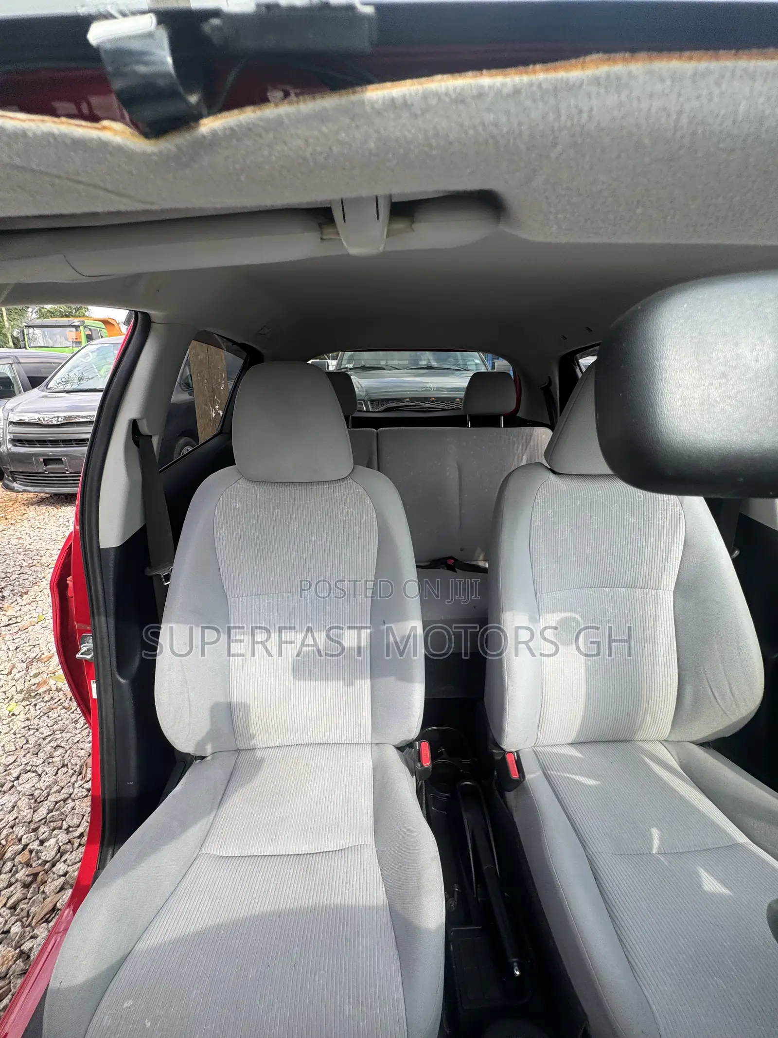 Toyota Vitz 2012 Red